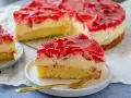 Ein saftiger Erdbeerkuchen mit cremiger Füllung und rotem Tortenguss. Perfekt für leckere obstkuchen rezepte.