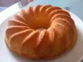 Omas sandkuchen saftig, goldbraun und mit typischer Gugelhupfform. Ein Genuss für die Sinne.