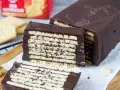 Schokoladenkuchen mit Keksen, ein köstliches kalter hund omas rezept.