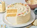 Ein köstlicher Kuchen mit Vanillecreme und bunten Streuseln. Perfekt für dein Vanillecreme Rezept!